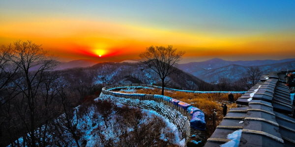 2019년 기해년 황금돼지의 해를 맞아 광주 남한산성 수어장대와 전통공원 일원에서 기해년의 첫날 첫 일출을 기념하는 ‘제1회 남한산성 수어장대 해맞이 한마당’ 행사가 개최된다.
