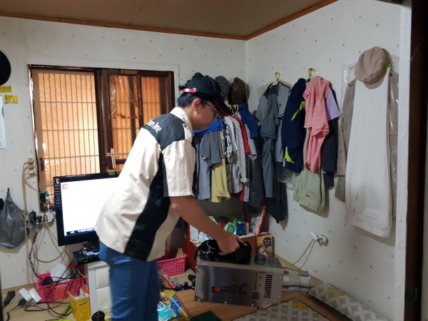 평택시 세교동 지역사회보장협의체 ‘주거취약가구 방역지원’실시