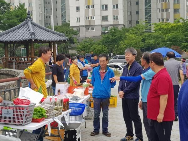 두철언 김포시농업기술센터소장, 김포농업인 새벽시장 방문 격려