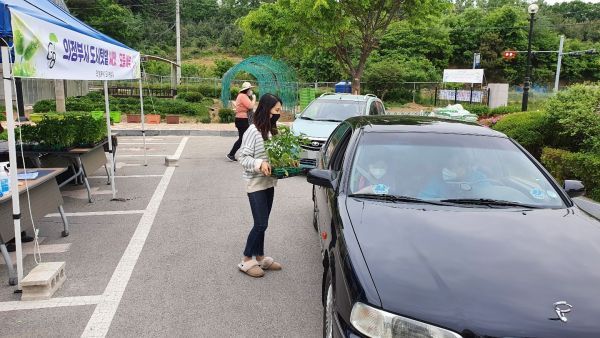 의정부시 드라이브 스루로 도시텃밭 종자 배부