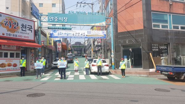 “사회적 거리두기 선택이 아닌 필수입니다”