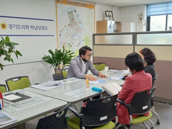 추 민 규 도의원, 진로진학 예산확정에 따른 시교육청과 정담회 가져