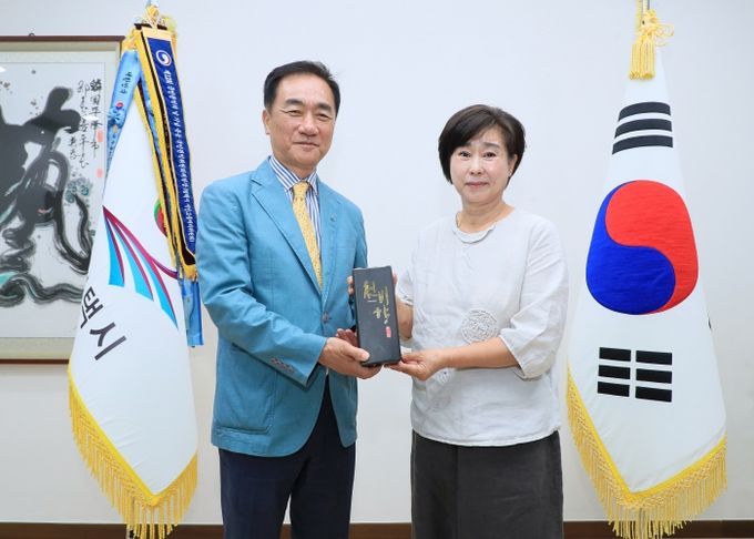 평택시, 좋은술 대표와 만나 ‘천비향 약주’ 대통령상 축하