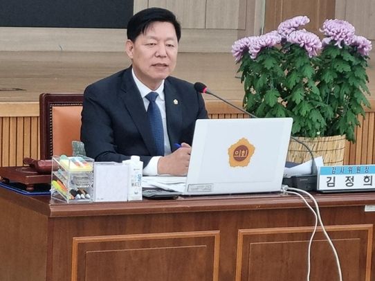 김정희 전남도의회 교육위원장 나주교육지원청의 공유지원센터 질의 사진