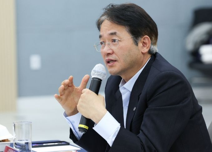 한국항공대·동국대 창업보육센터 입주기업 소통 간담회에서 발언 중인 이동환 고양특례시장