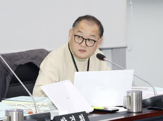 성남시의회 이군수 의원, 푸른도시사업소 행정사무감사에서