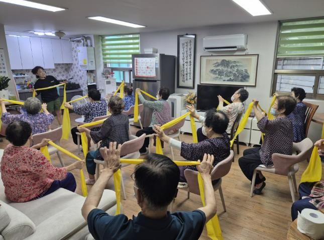 '경로당에서 활력 충전' 시흥시보건소, 경로당 어르신 프로그램 4기 운영