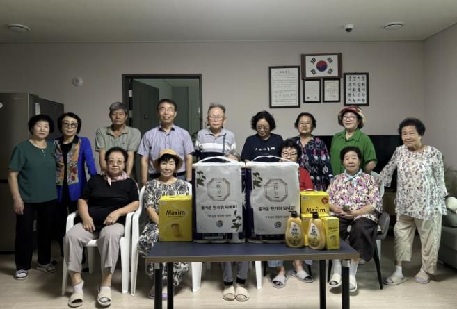 시흥시 거북섬동, 추석맞이 경로당 위문 물품 전달