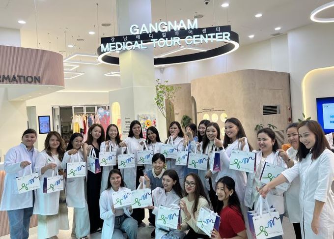 2025년 8월 강남메디컬투어센터에 방문한 카자흐스탄 의료진