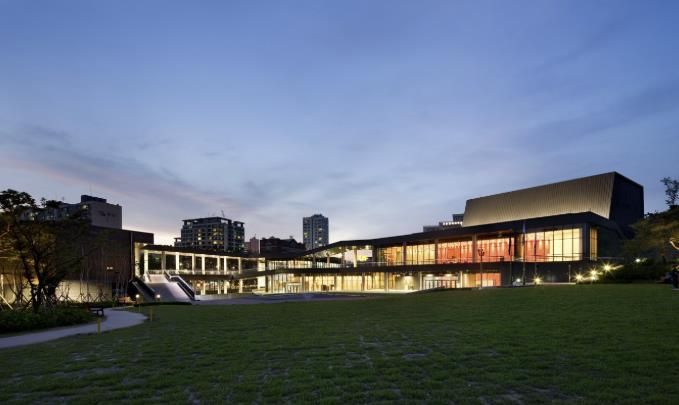 강동아트센터 전경