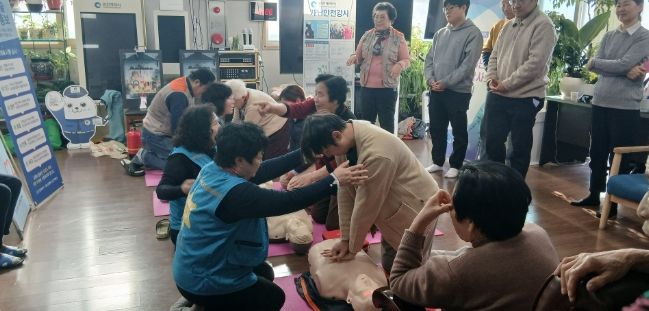 ‘복사골 경로당 어르신들과 소방 안전 훈련’