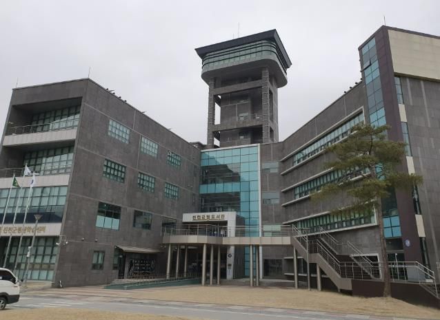 진천군립도서관 전경