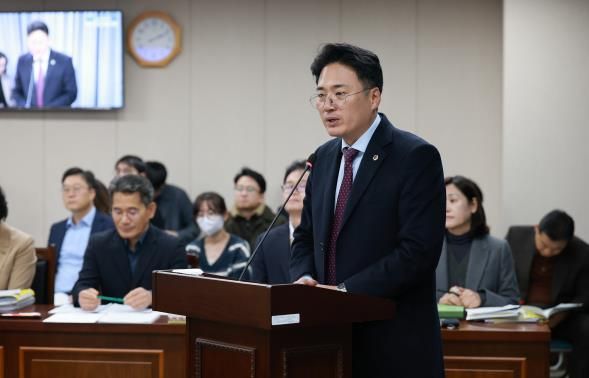 진호건 전남도의원이 농수산위원회 회의(지난 11월 18일)에서 제안설명을 하고 있다.