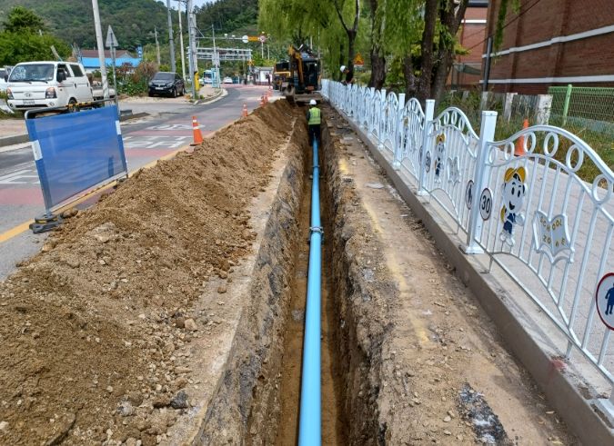 성군 노후상수도 정비사업 관망정비 공사 본격 착수_벌교 현대화사업 관망정비 공사를 하고 있다