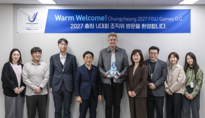 미국선수 부단장 방문