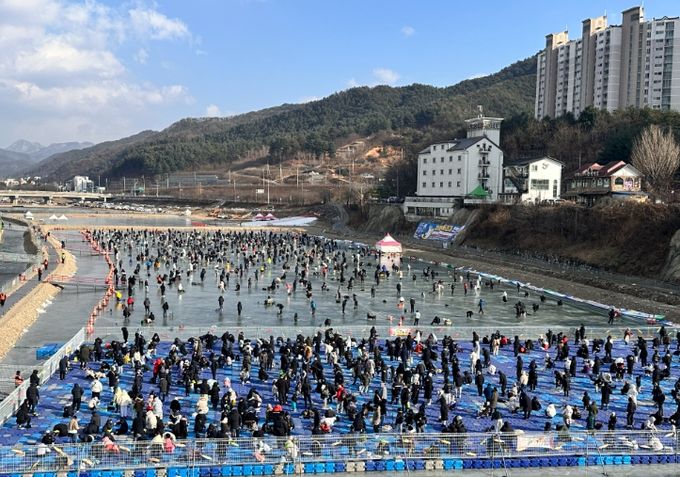 홍천강 꽁꽁축제 개막 3일간 5만 8천 여명 방문‘북적’