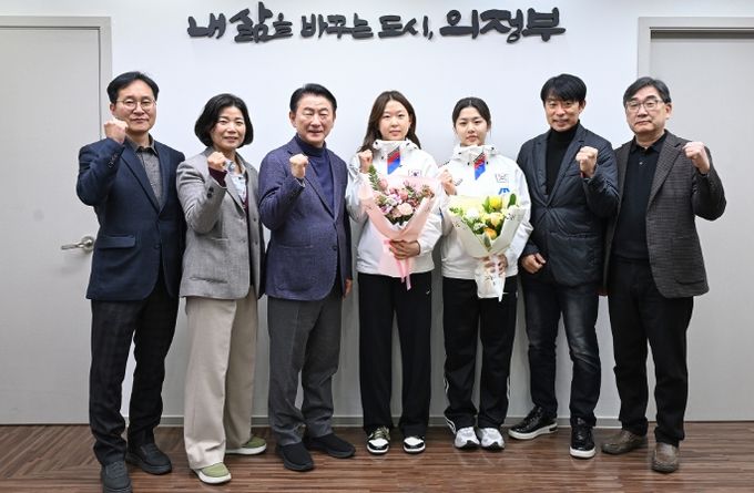 의정부시는 1월 16일 밀라노-코르티나 동계올림픽에 출전하는 김민선 선수, 정희단 선수를 격려했다.