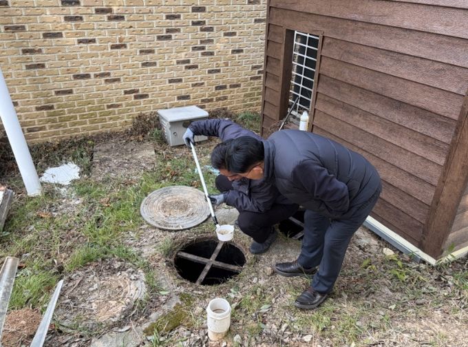 고흥군, ‘동절기 모기 유충 구제’ 특별 방역