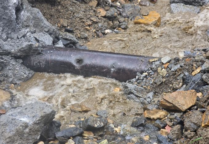 상수도 손괴 모습