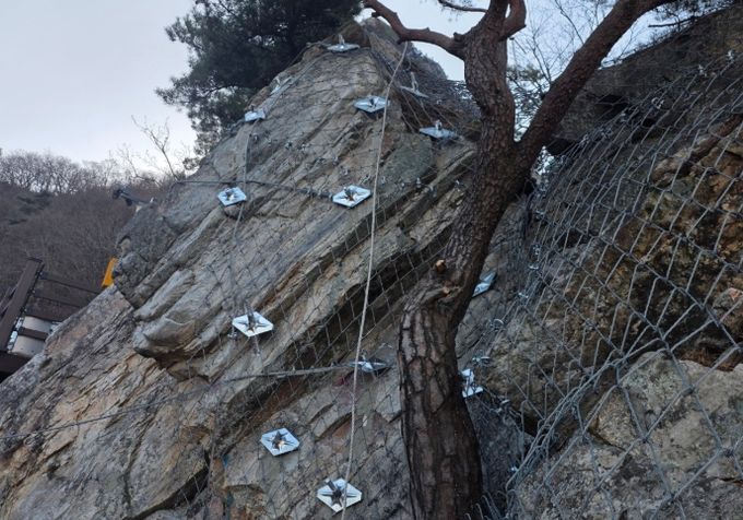 삼악산 호수케이블카 생태탐방로 사면 보강공사