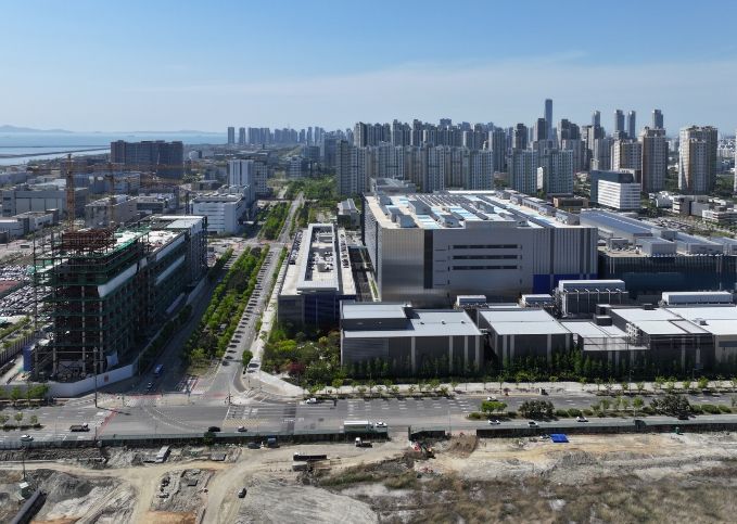 삼성바이오로직스(우)와 싸토리우스(좌)-인천광역시 제공